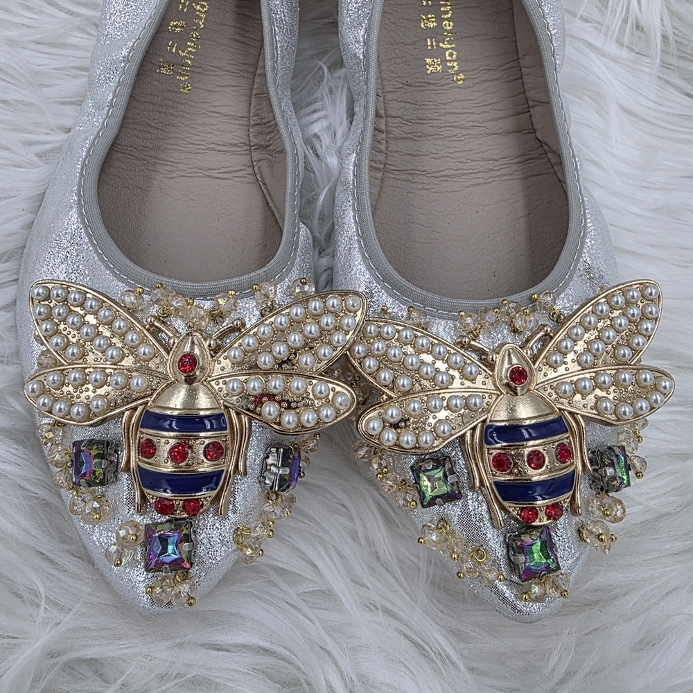 NEW Jeweled Bee Embellished Silver Glitter Foldable Pointed Toe Flats - Picture 9 of 9